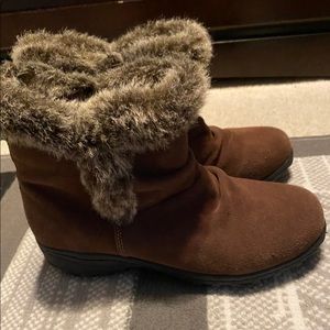 Khombu woman’s size 6 boots